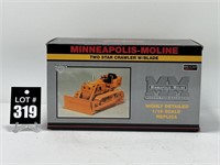 1/16 MINNEAPOLIS-MOLINE Two Star Crawler with