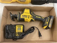DEWALT SAWSALL - 20V WITH BATTERY AND CHARGER
