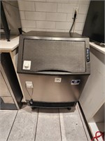MANITOWOC UNDERCOUNTER AIR COOLED ICE MACHINE