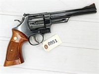LIKE NEW Smith & Wesson model 29 44Mag revolver,