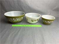 Pyrex Mixing Bowl Set