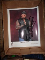 8X10 SIGNED WRESTLING PHOTO UNDERTAKER / NO CERT