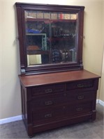 VTG. 4 DRAWER DRESSER & MIRROR