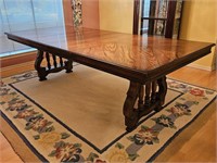 Elegant Dining Table w/ Table Pads