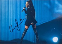 Autograph COA Ariana Grande Photo