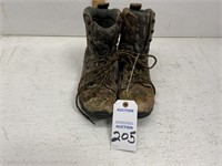 Size 10 1/2 Cabelas Goretex boots
