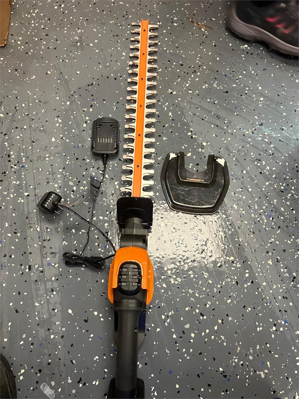 Hedge trimmer (untested)