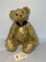 #5 - Steiff 2004 Gold Medal Mohair Bear