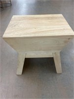 Renwil Accent Table