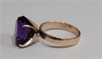 14k Gold Womens Ring WIth Large Purple Stone