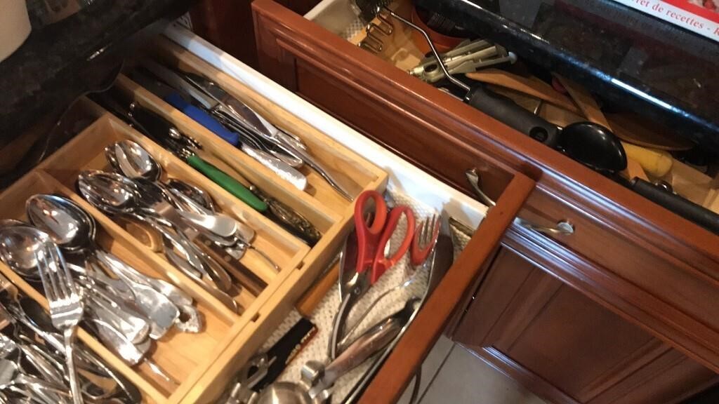 Flatware & Cooking Utensils - 2 Drawers