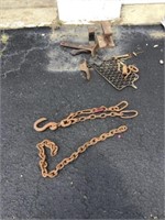 Chain & scrap iron