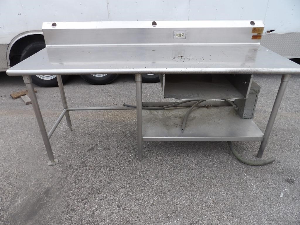 Work Table with electric connection  capability 78
