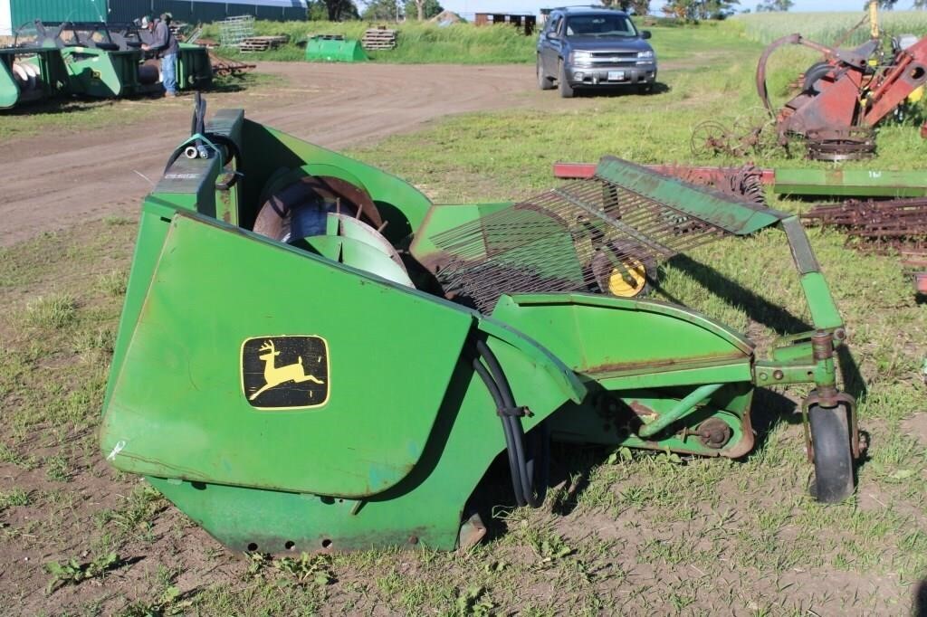 John Deere dummy head w/4 belt John Deere pickup