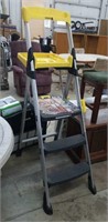 Cosco 5' 9" Painters Ladder