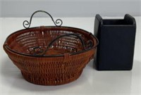 Small wicker basket snd leather pen holder