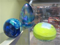 3 Paperweights Incl Egg Shaped Cobalt Iridescent