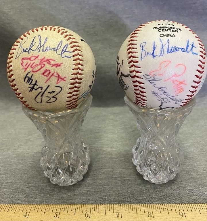 Buck Showalter Autographed Baseballs