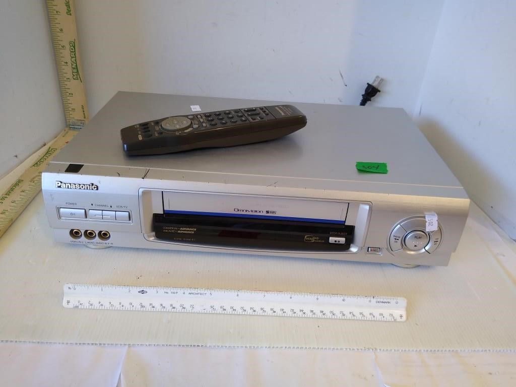 Panasonic VHS Player Model PV-VS4821 & Remote