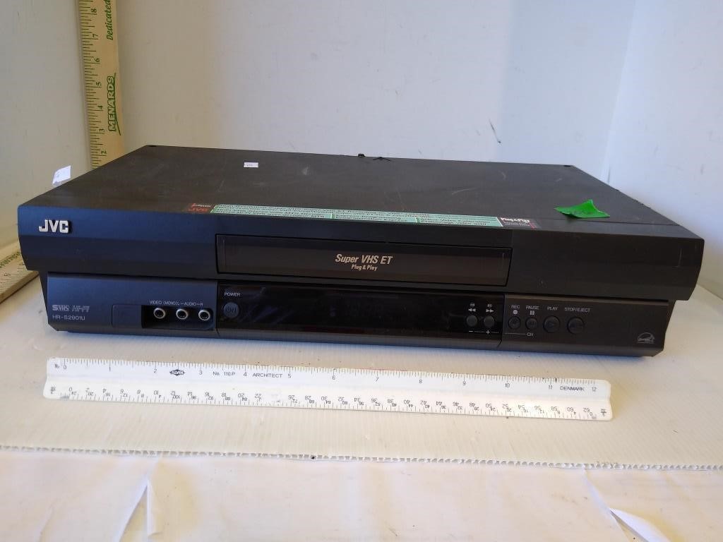 JVC VHS Player Model HR-S2901U