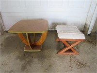 Foot stool 18x21x19 / table 27x27x20