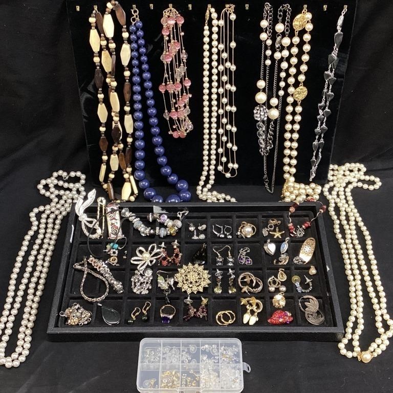 ASSORTED COSTUME JEWELRY, SOME SILVER 925