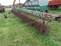 JOHN DEERE 400 20' END TRANSPORT ROTARY HOE