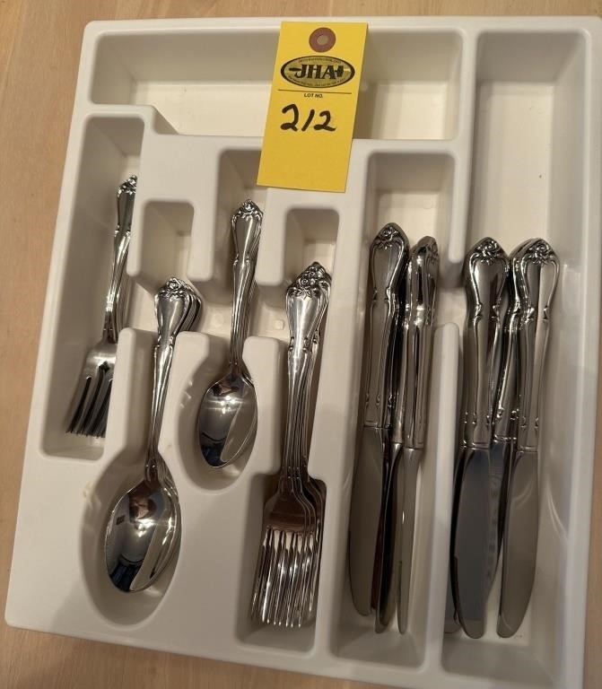 8 Pc Oneida Flatware Place Set