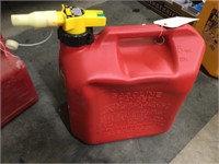 5 gallon red gas can no spill