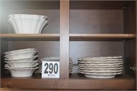 (24) Piece Dish Set