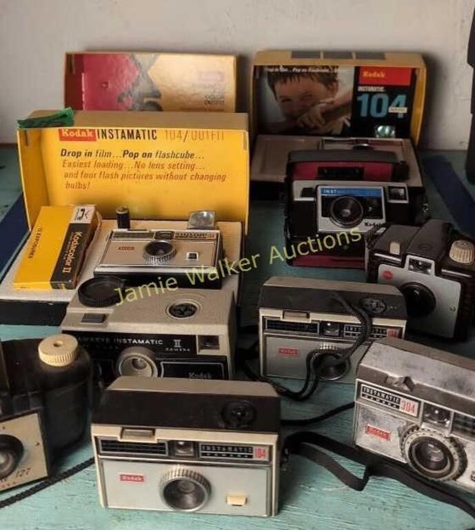 Vintage Cameras Kodak Instamatic 104,304,x30,x25,