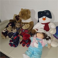 STUFFED ANIMALS AND DOLLS