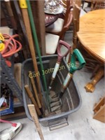 LOT OF LONG HANDLED GARDEN HAND TOOLS