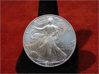 1-ounce silver .999 eagle round. 2001.