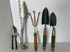 Lot of gardening hand tools
