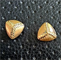 14 K Gold Earring