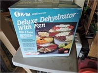 Deluxe Dehydrator With Fan