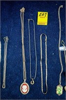 (5) Costume Jewelry Necklaces