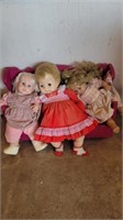 Doll bench and dolls