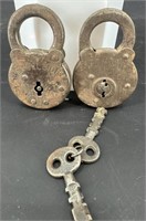 2 Antique Excelsior Locks & 2 Skeleton Keys Keys