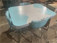Vintage table w/ chairs