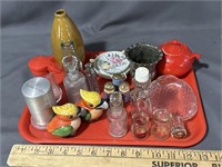 Collectibles lot, including salt and pepper,