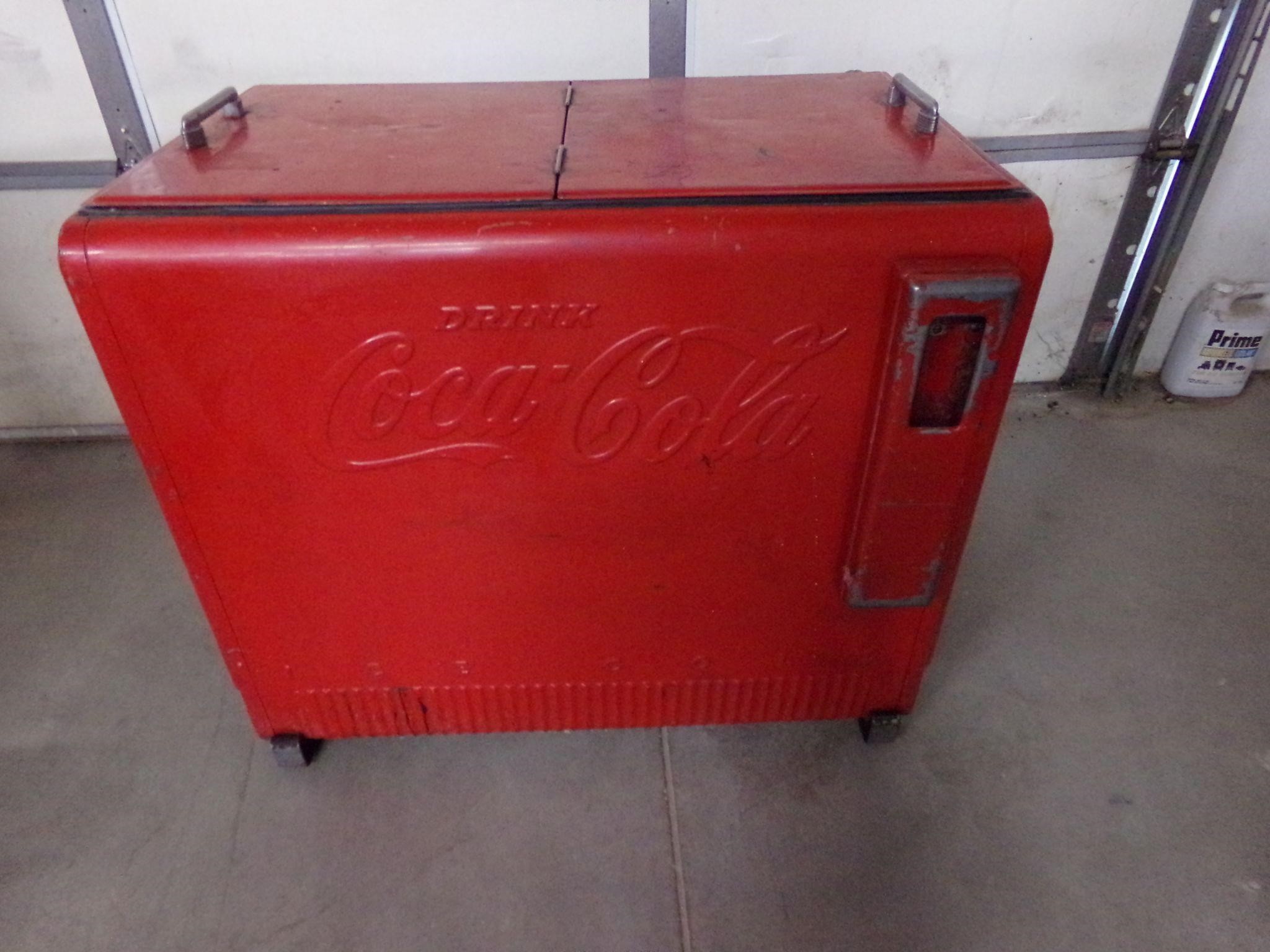 Antique Coca a Cola ice cooler machine