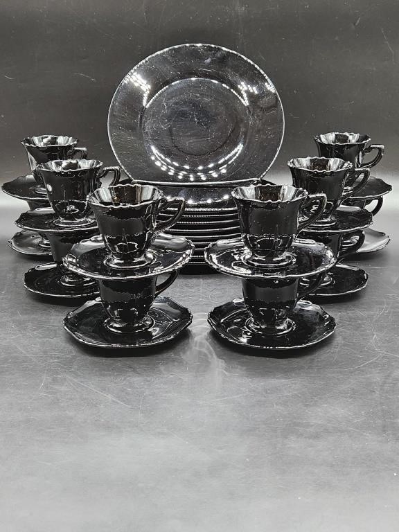 10- 7½" plates 12- 3 X 3¼" Cups, 13- 4?" saucers
