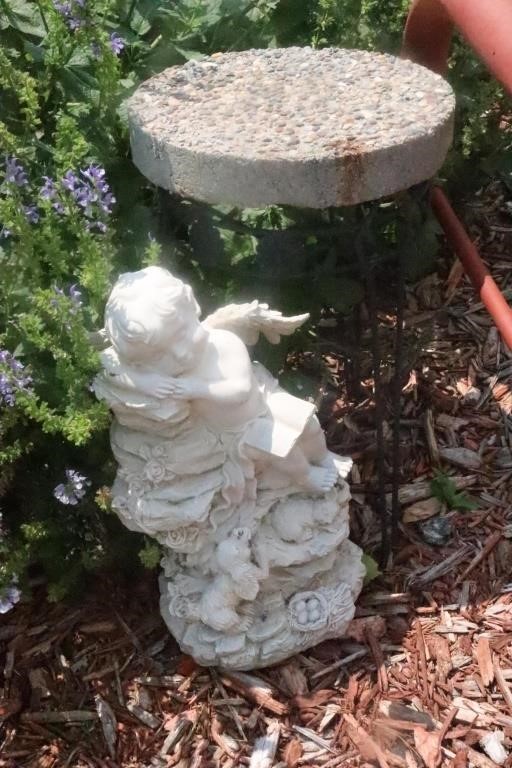 Lawn Statue & Plant Stand