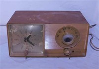 1966 GE solid state clock radio, model C4404,