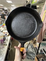 WAGNER WARE CAST IRON SKILLET 1058