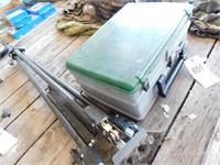 KING PIN STABLIZER AND TACKLE BOX