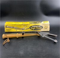 Vintage Remington Sureshot clay pigeon target thro