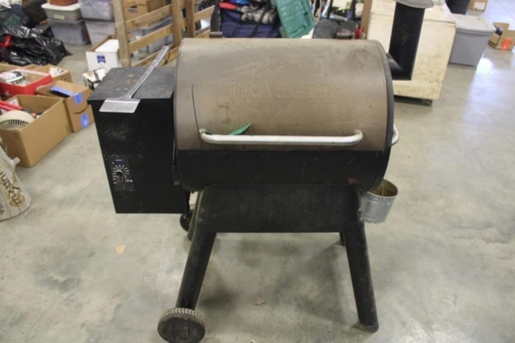 Traeger Pellet Grill w/Accessories